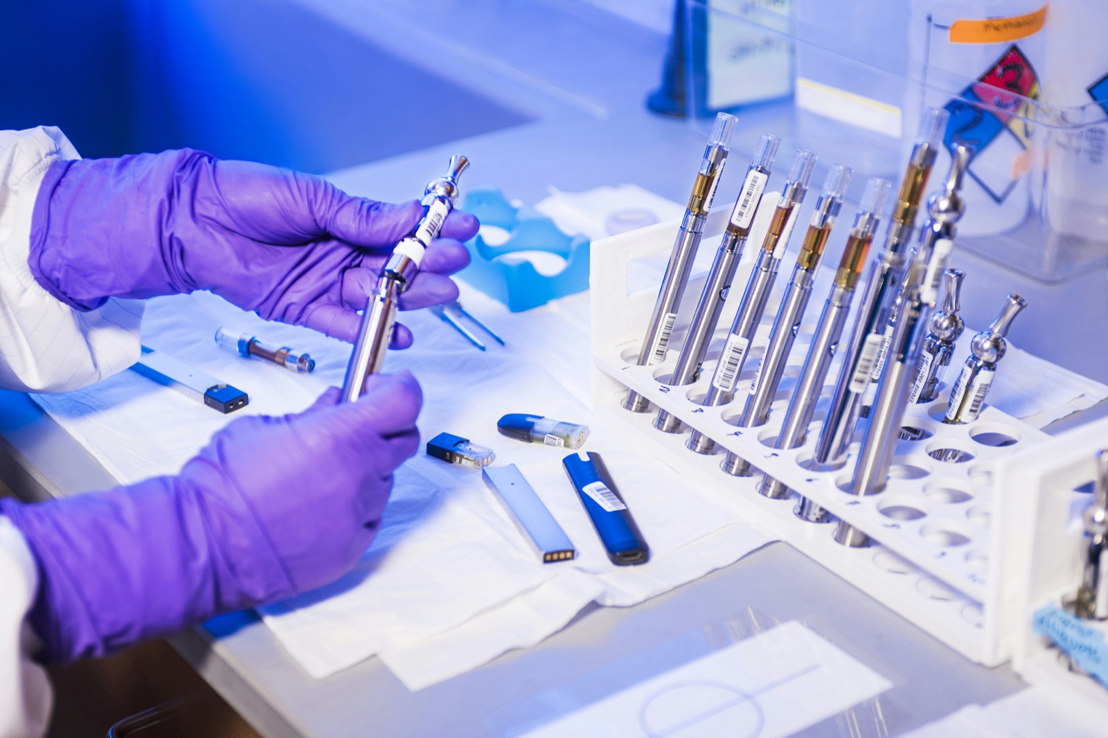 Scientific laboratory setup for Incure lightguide R&D and process development