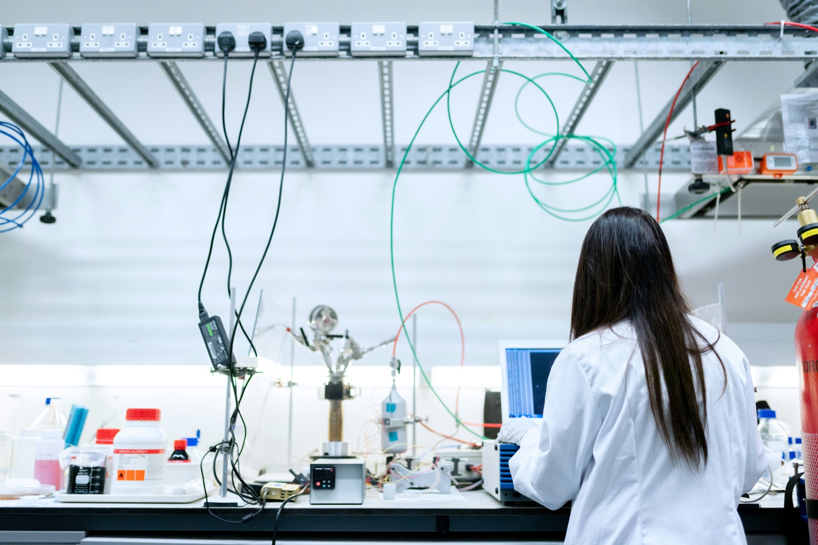 Laboratory precision bench for Incure M-Series™ UV focused beam R&D and process development